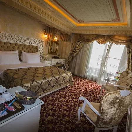 Deluxe Golden Horn Sultanahmet Hotel 4*
