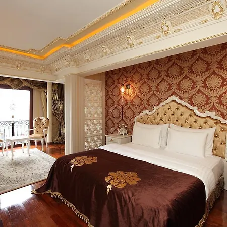 Deluxe Golden Horn Sultanahmet Hotel 4*